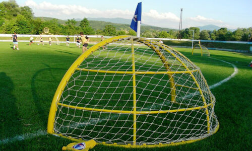 Играчи, опрема и судије